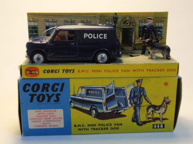 コーギー No.448 B.M.Cオースティンミニポリスバン　フィギュア（警察犬とハンドラー）付
