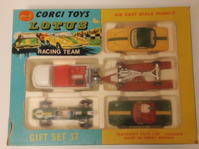 コーギー　ギフトセット　No.37　ロータス・レーシング・チーム(Corgi Gift Set No.37 Lotus Racing Team)