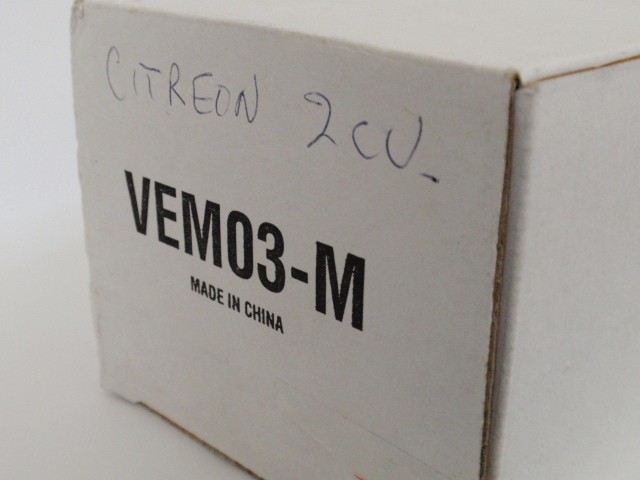 マッチボックス　VEM03-M　シトロエン　2CV（MATCHBOX COLLECTIBLES VEM03-M Citroen 2CV）