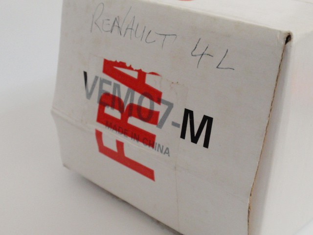 マッチボックス　VEM07-M　ルノー　4L（MATCHBOX COLLECTIBLES VEM07-M Renault 4L）