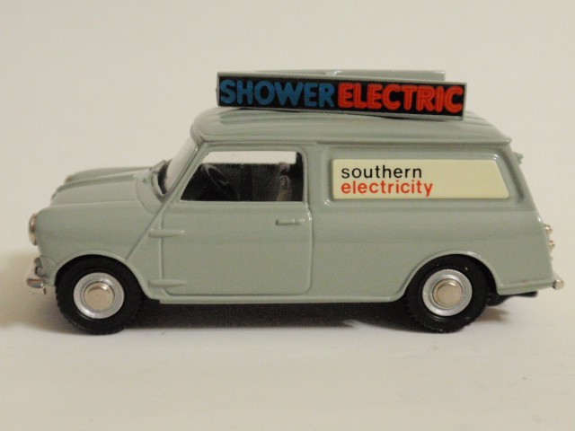 BMC 100/4 ミニ・バン　サザン・エレクトリシティ（British Motoring Classics　100/4 Mini Van - Southern Electricity）
