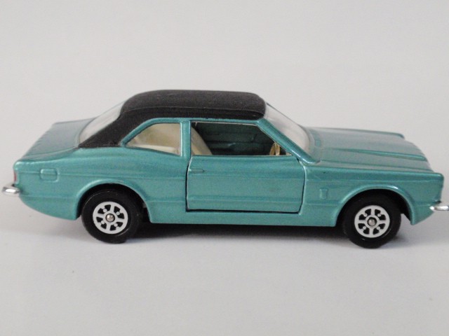 コーギー　No.313 フォード・コルチナ　GXL（CORGI No.313 Ford Cortina GXL)