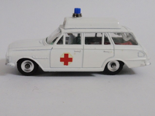 ディンキー　No.278　ボクスホール救急車（DINKY No.278 Vauxhall Victor Ambulance）