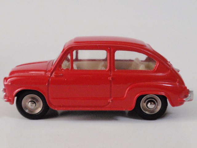 フランス・ディンキー　No.520　フィアット　600D（French Dinky No.520 Fiat 600D）