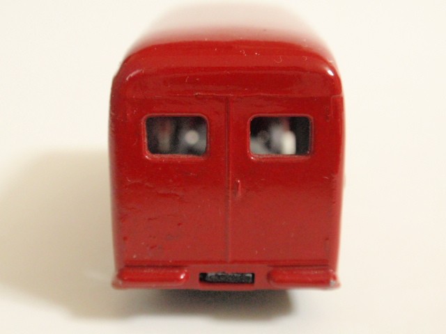 マッチボックス　No.69　コマー・ネスレ・バン（MATCHBOX No.69 Commer Nestle Van）