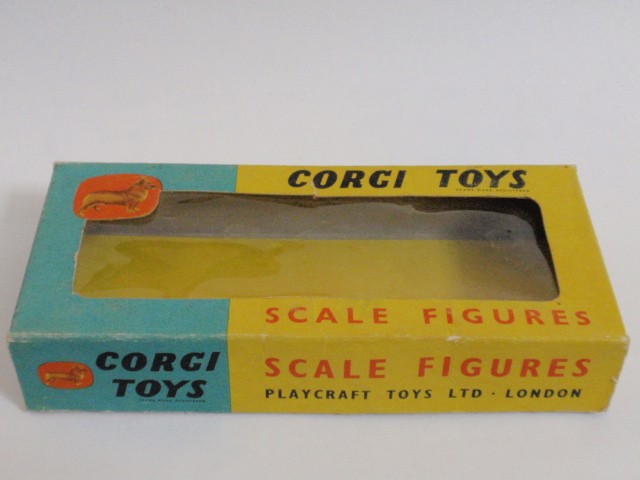 コーギー　No.1504　フィギュアセット（CORGI No.1504 Set of Race Track Press Officials for Corgi Silverstone Kits）
