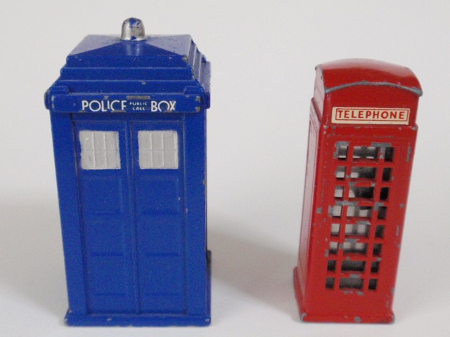 スポット・オン　ポリス＆電話ボックス（SPOT-ON Police ＆ Telephone Box)